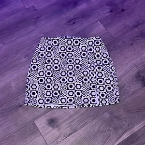 XL youth. Black and White detailed cute youth skirt. Art Class.